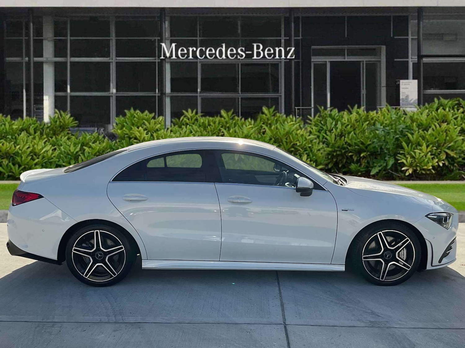 Used Mercedes-Benz CLA 2022 for sale - 76889876: Photo 2