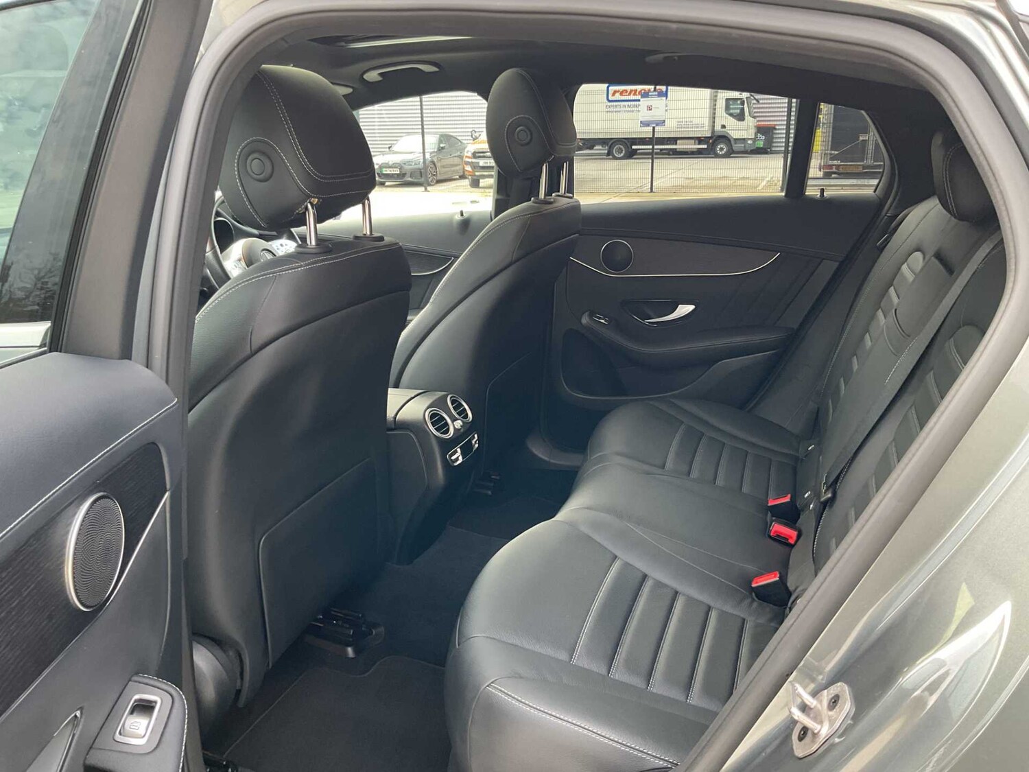 Used Mercedes-Benz GLC 2022 for sale - 76435641: Photo 18