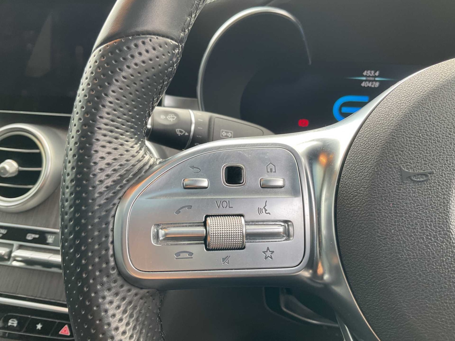 Used Mercedes-Benz GLC 2022 for sale - 76435641: Photo 27