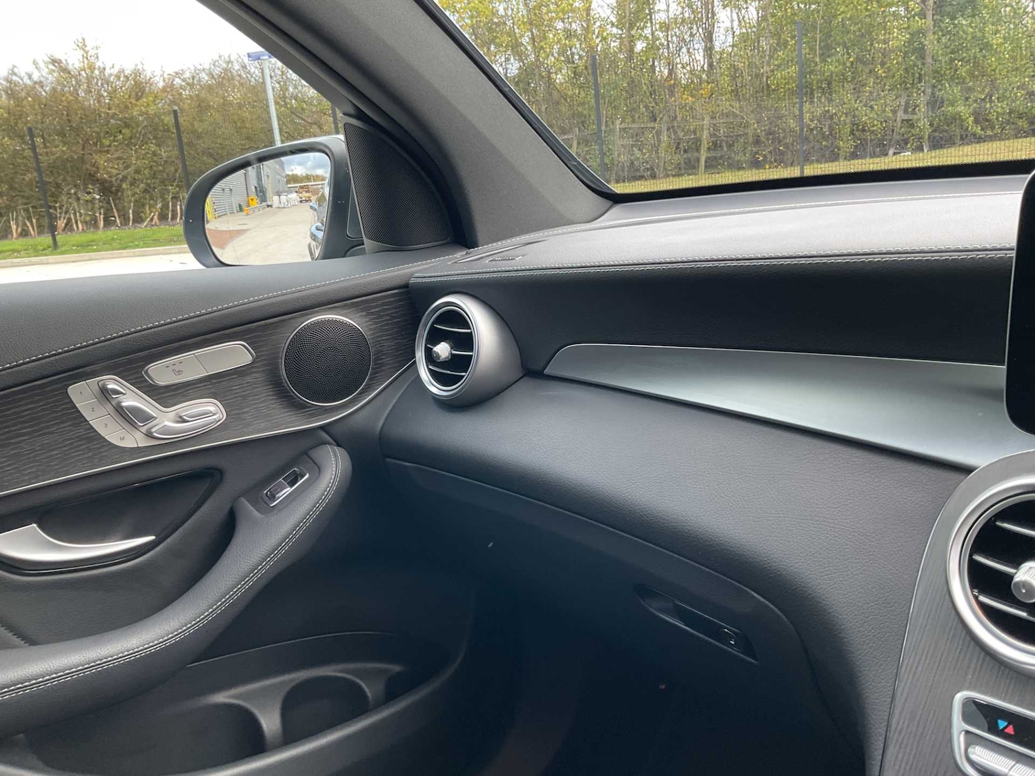 Used Mercedes-Benz GLC 2022 for sale - 76435641: Photo 35