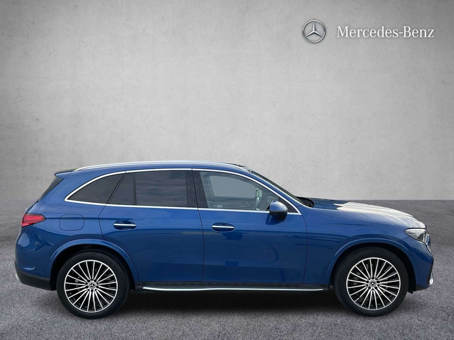 Used Mercedes-Benz GLC 2023 for sale - 77389986: Photo 2