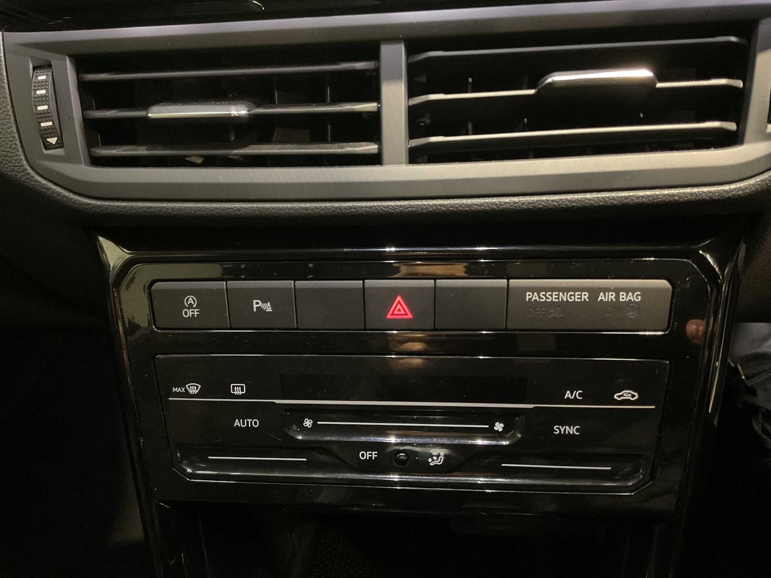 Used Volkswagen T-Cross 2023 for sale - 77158437: Photo 31