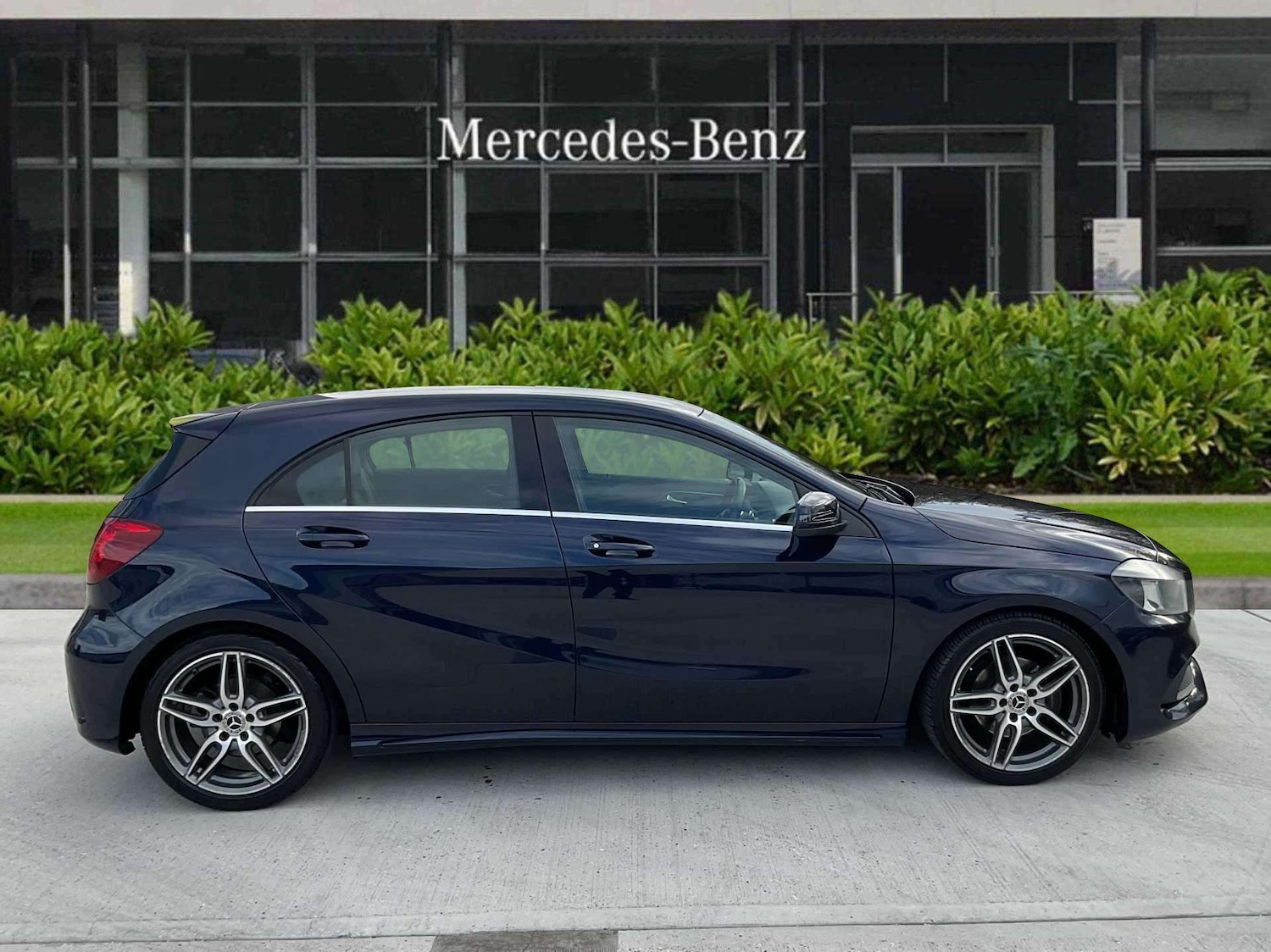 Used Mercedes-Benz A-Class 2018 for sale - 76576093: Photo 2