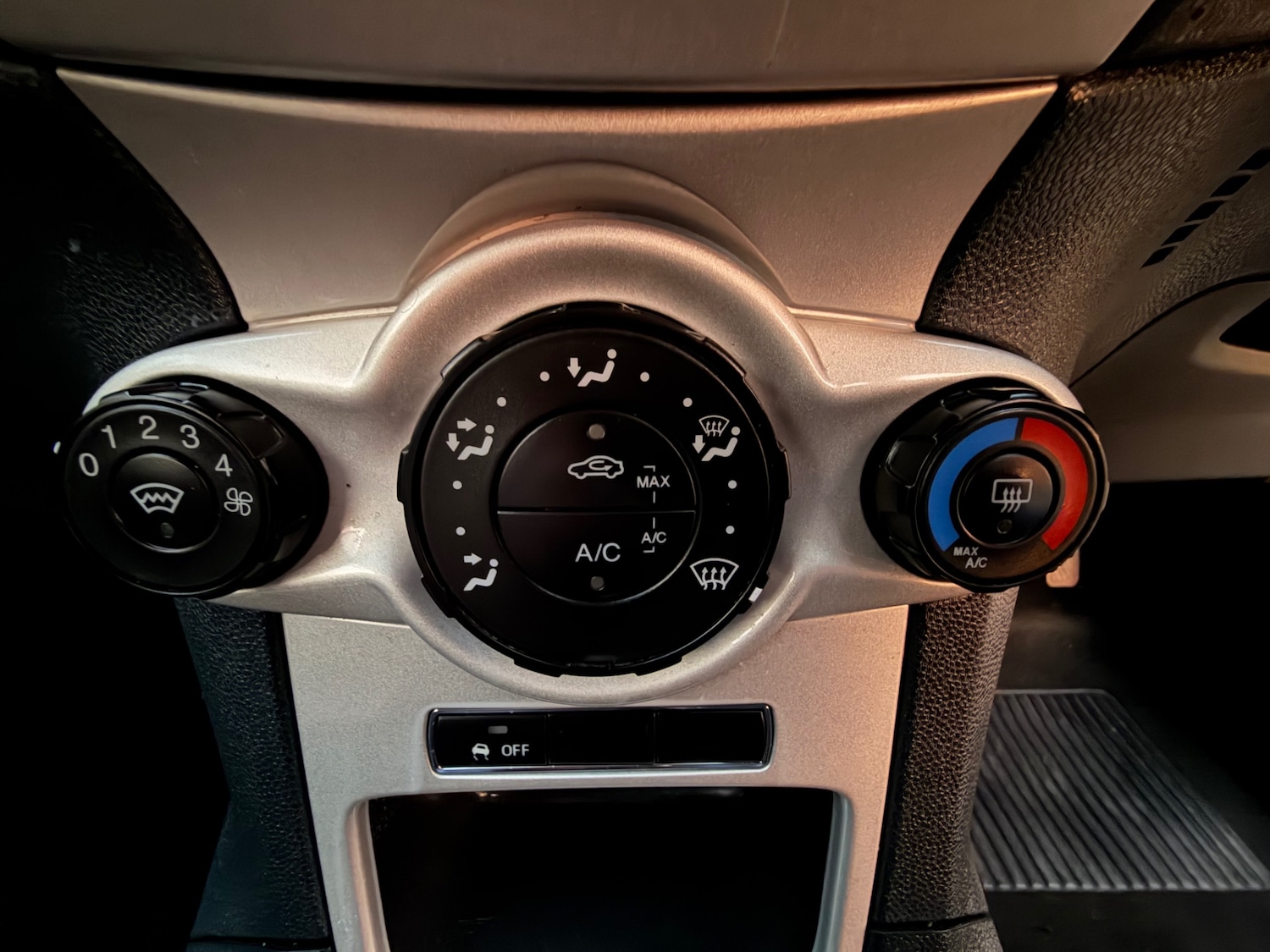 Used Ford Fiesta 2010 for sale - 77609361: Photo 12