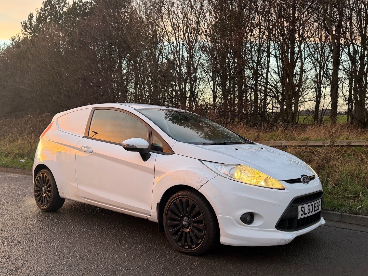 Used Ford Fiesta 2010 for sale - 77609361: Photo 2