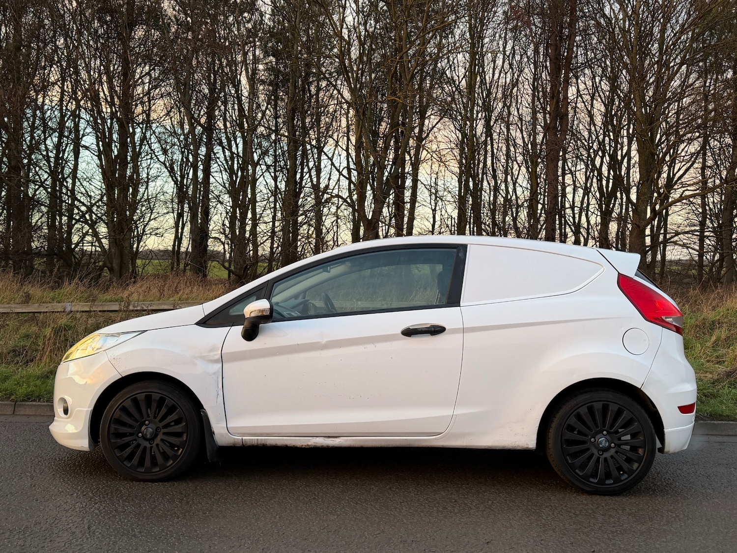 Used Ford Fiesta 2010 for sale - 77609361: Photo 3