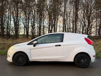 Used Ford Fiesta 2010 for sale - 77609361: Photo