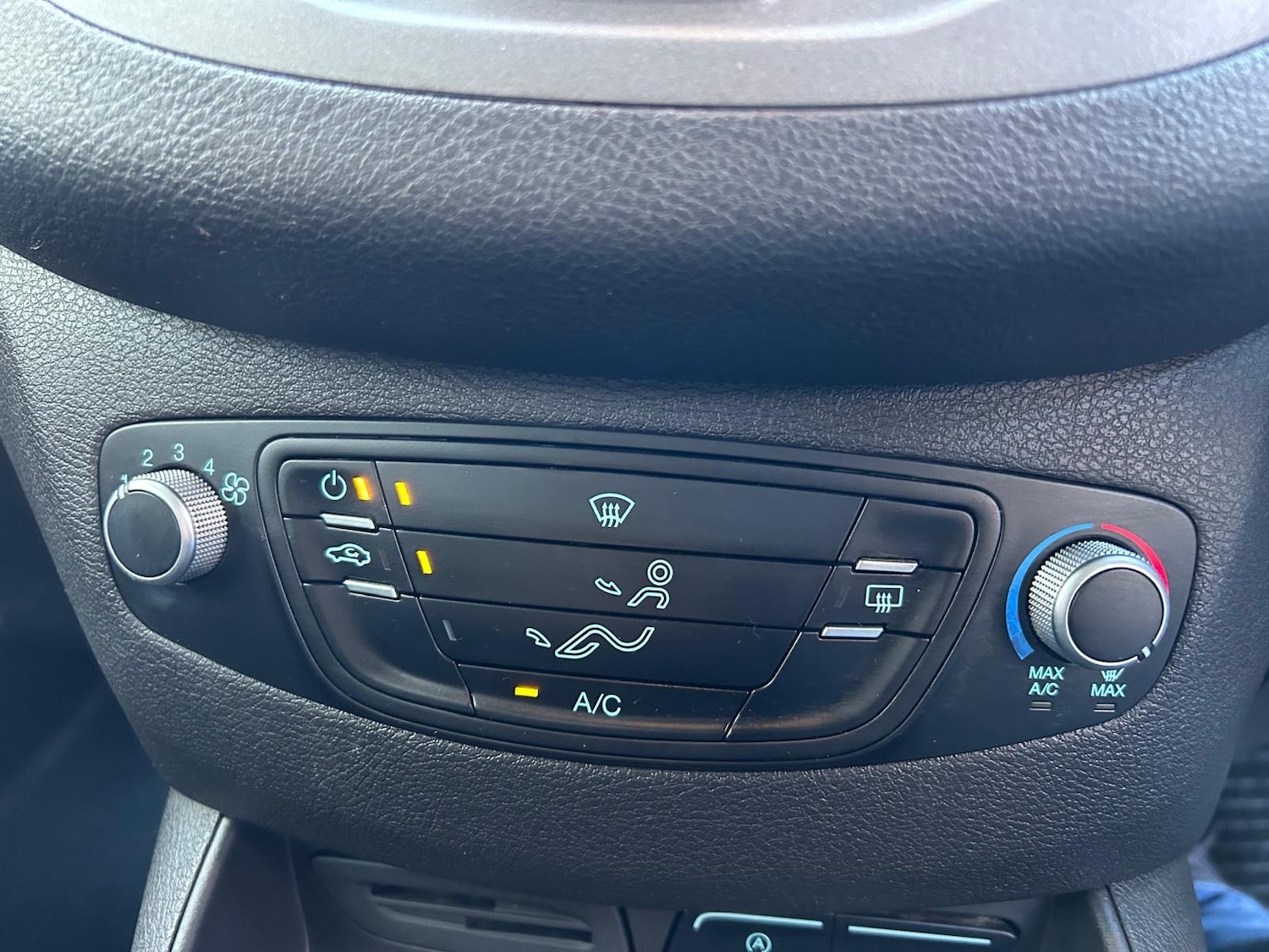 Used Ford Transit Courier 2015 for sale - 76892619: Photo 11