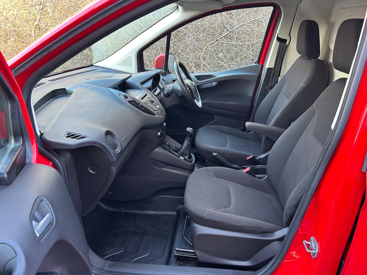 Used Ford Transit Courier 2015 for sale - 76892619: Photo 8