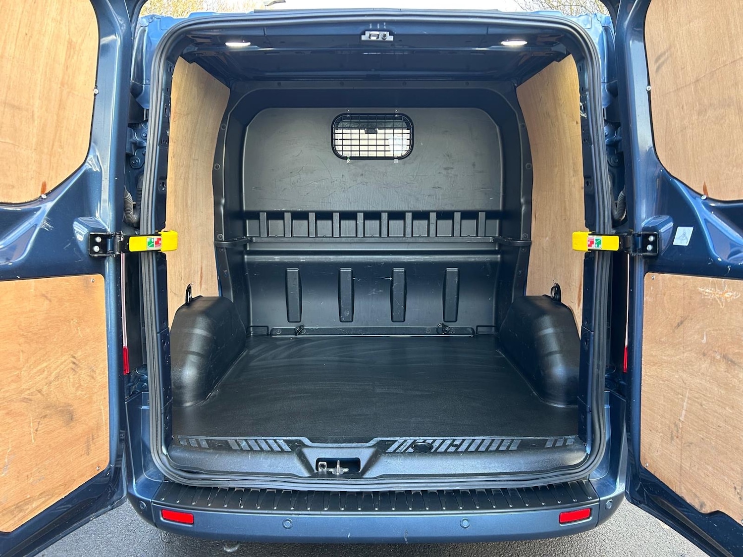 Used Ford Transit Custom 2022 for sale - 77501235: Photo 13