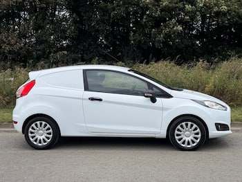 Used Ford Fiesta 2015 for sale - 79711041: Photo