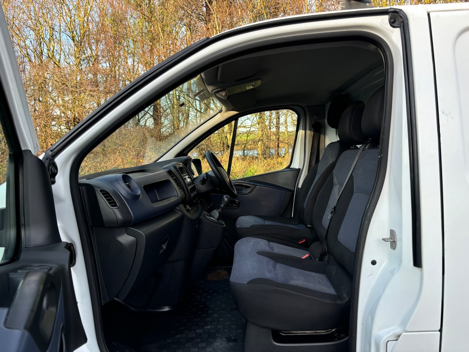 Used Vauxhall Vivaro 2015 for sale - 76960270: Photo 8