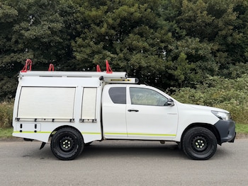 Used Toyota Hilux 2017 for sale - 79548546: Photo