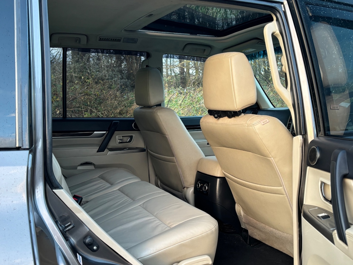 Used Mitsubishi Shogun 2015 for sale - 76692645: Photo 12