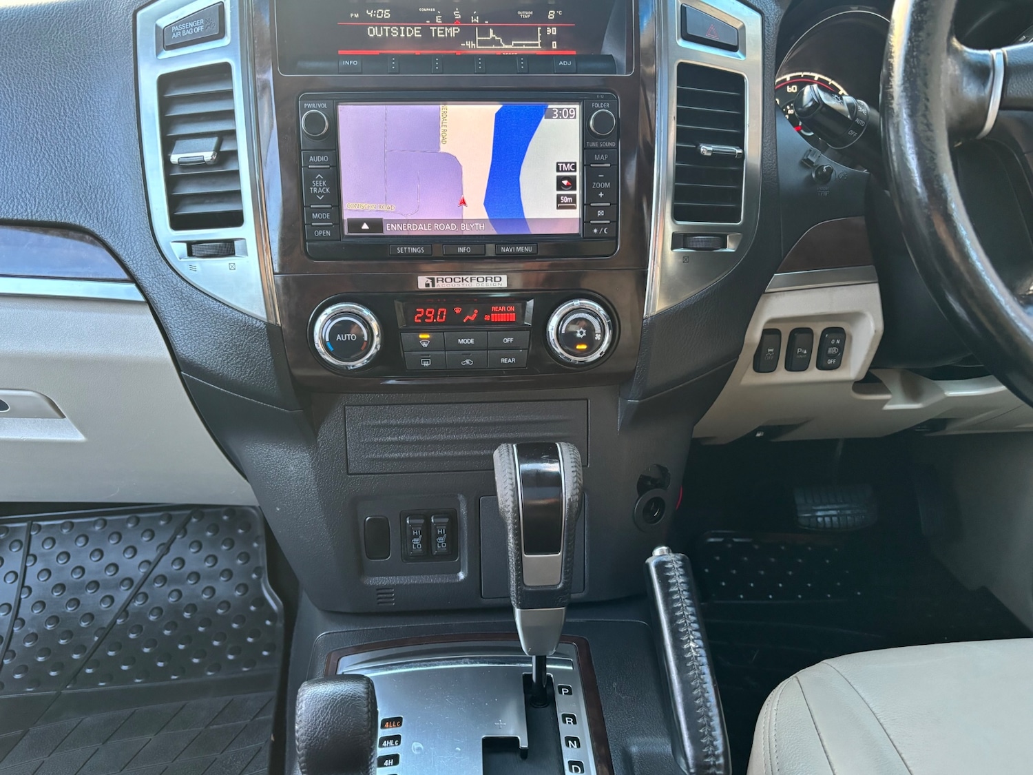 Used Mitsubishi Shogun 2015 for sale - 76692645: Photo 13