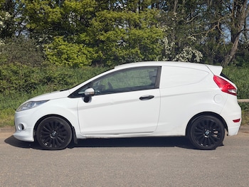 Used Ford Fiesta 2010 for sale - 78777216: Photo