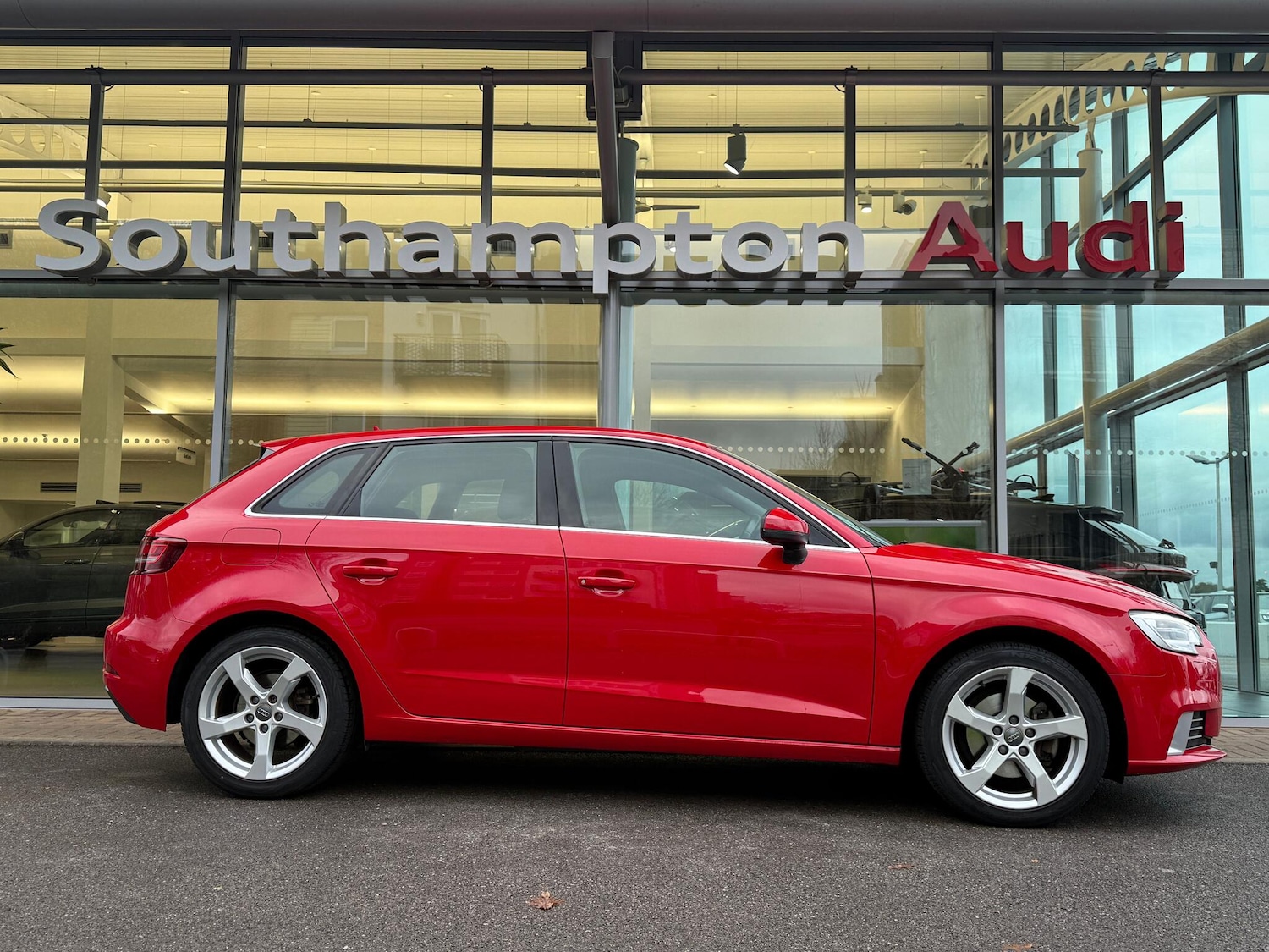 Used Audi A3 2017 for sale - 76689141: Photo 2