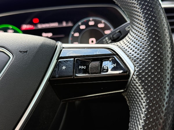 Used Audi e-tron 2021 for sale - 76032462: Photo 10