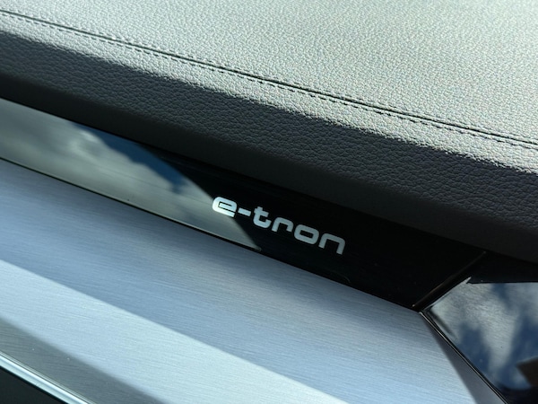 Used Audi e-tron 2021 for sale - 76032462: Photo 26