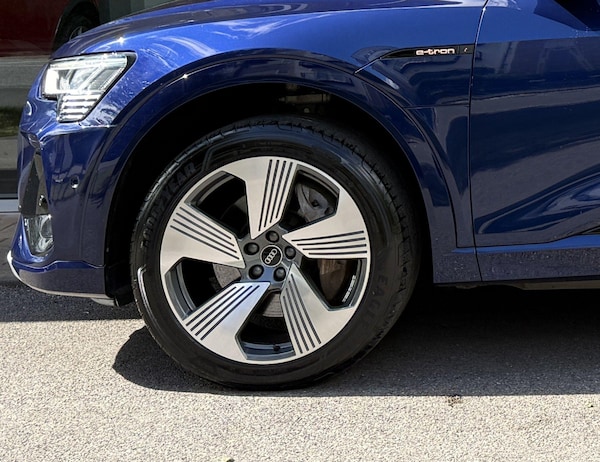 Used Audi e-tron 2021 for sale - 76032462: Photo 6