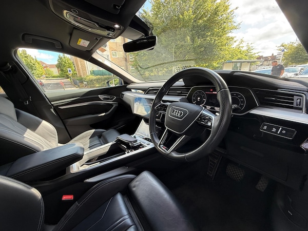 Used Audi e-tron 2021 for sale - 76032462: Photo 8