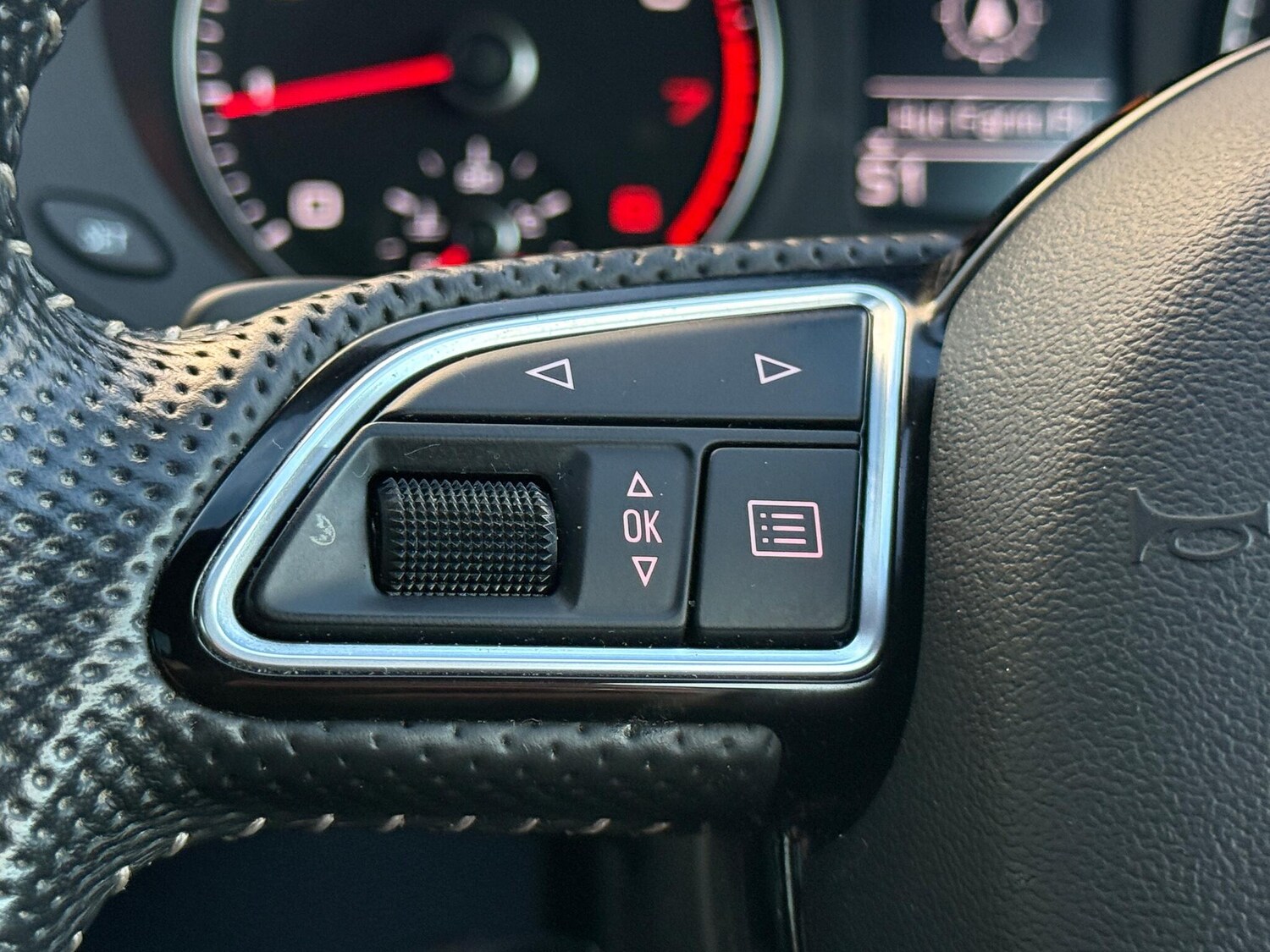 Used Audi Q3 2017 for sale - 76832673: Photo 19