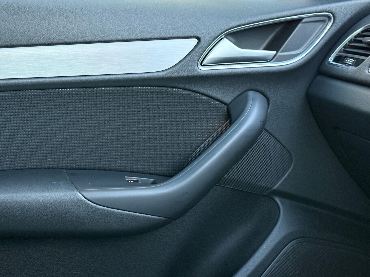 Used Audi Q3 2017 for sale - 76832673: Photo 30