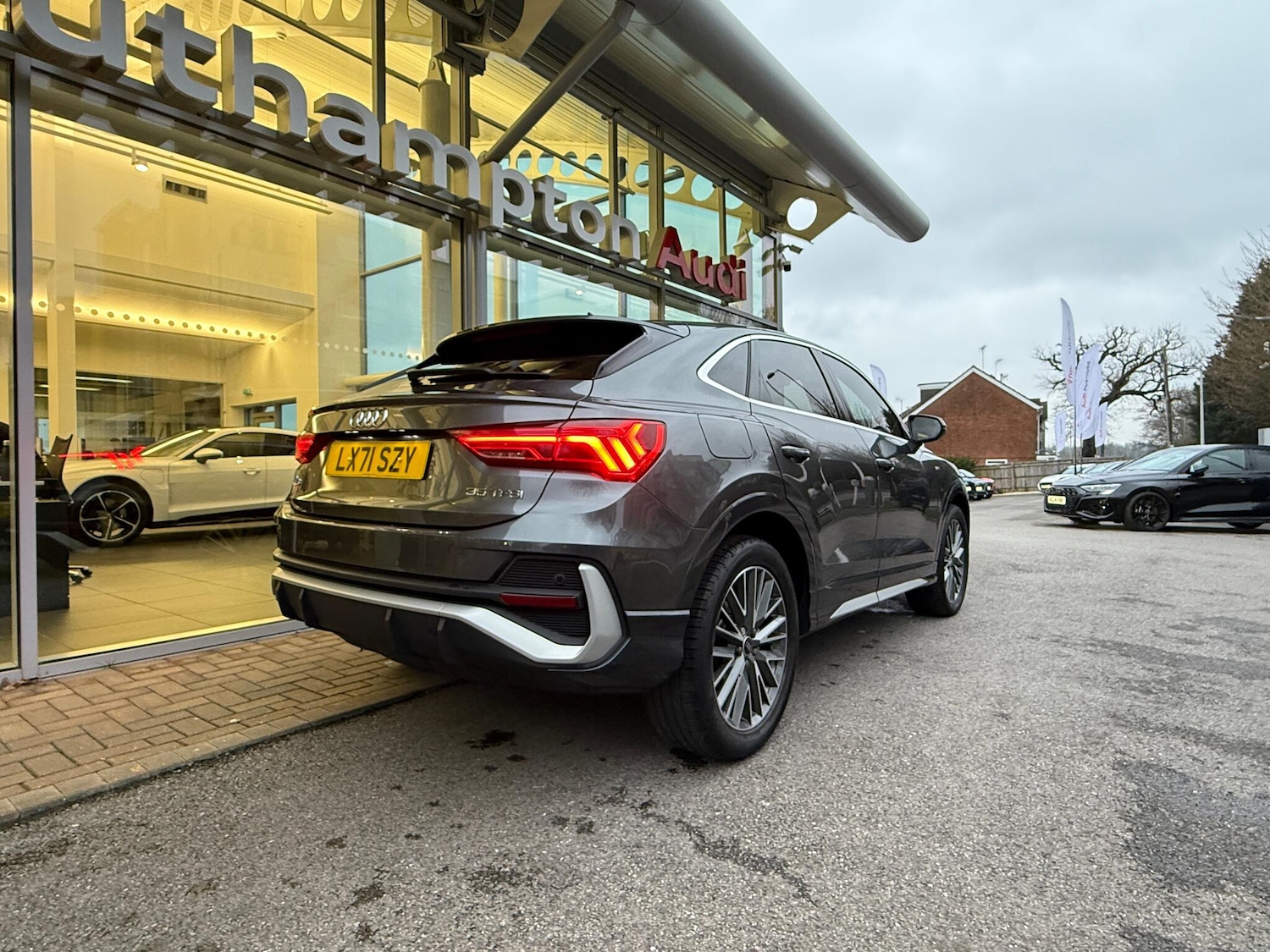 Used Audi Q3 2021 for sale - 77351727: Photo 8