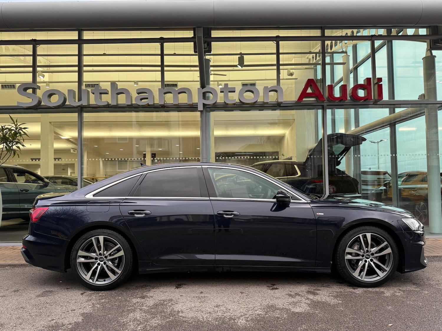 Used Audi A6 Saloon 2025 for sale - 76913826: Photo 2