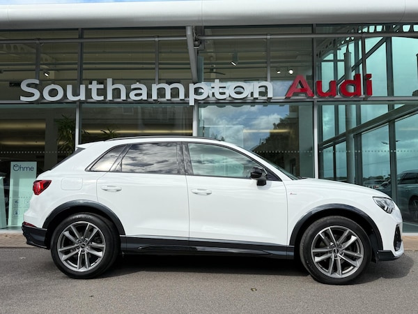 Used Audi Q3 2022 for sale - 76238799: Photo 2