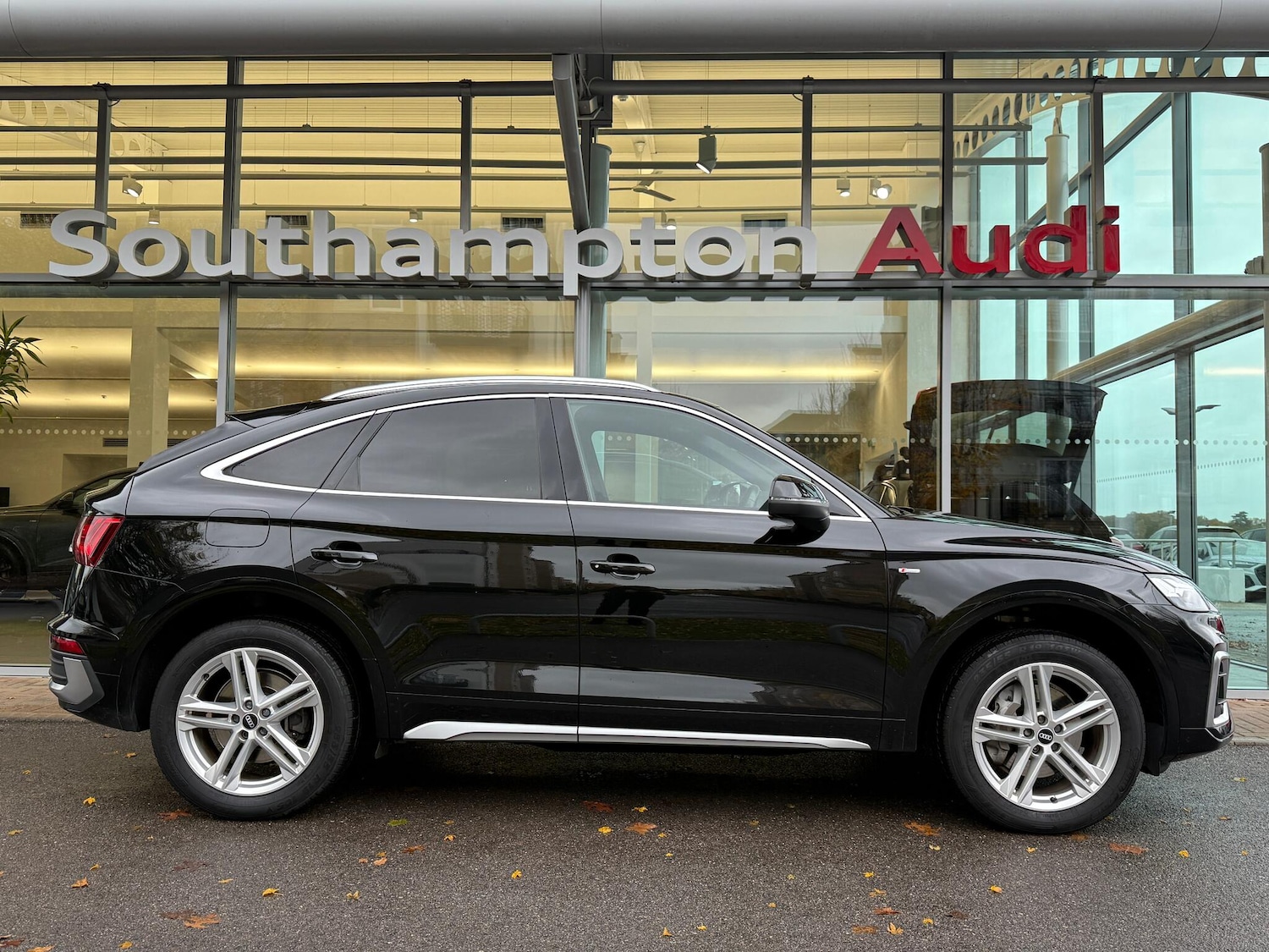 Used Audi Q5 2021 for sale - 76458131: Photo 2