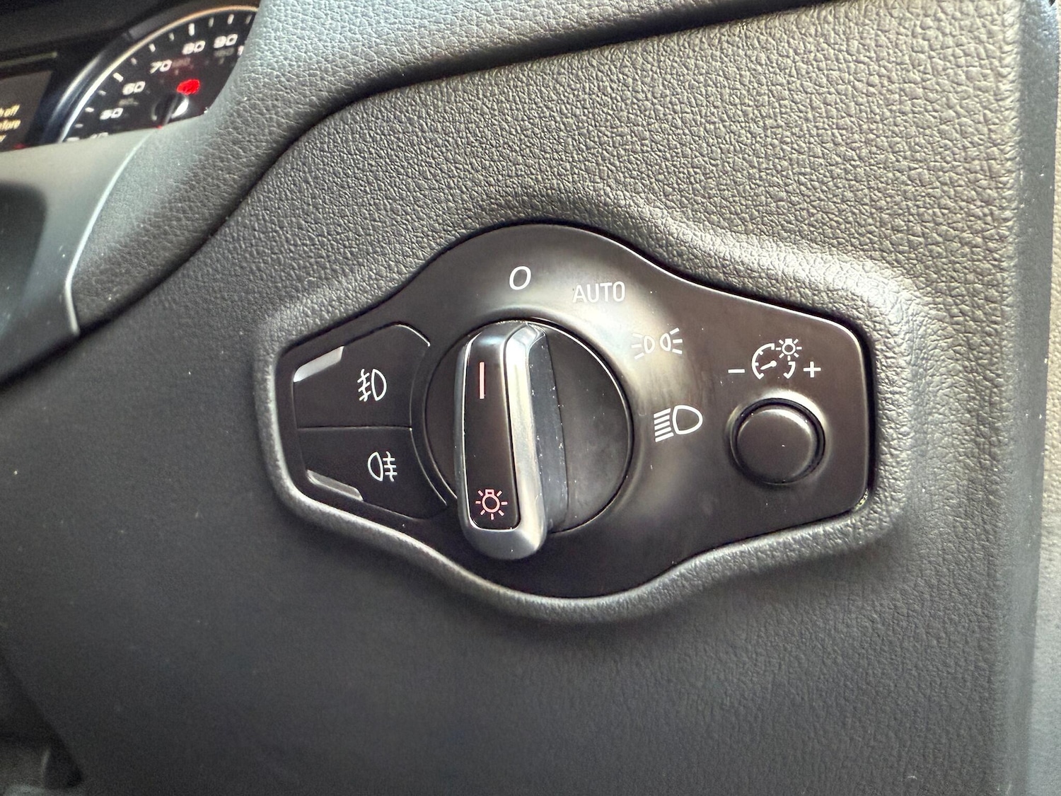 Used Audi Q5 2016 for sale - 76965659: Photo 69