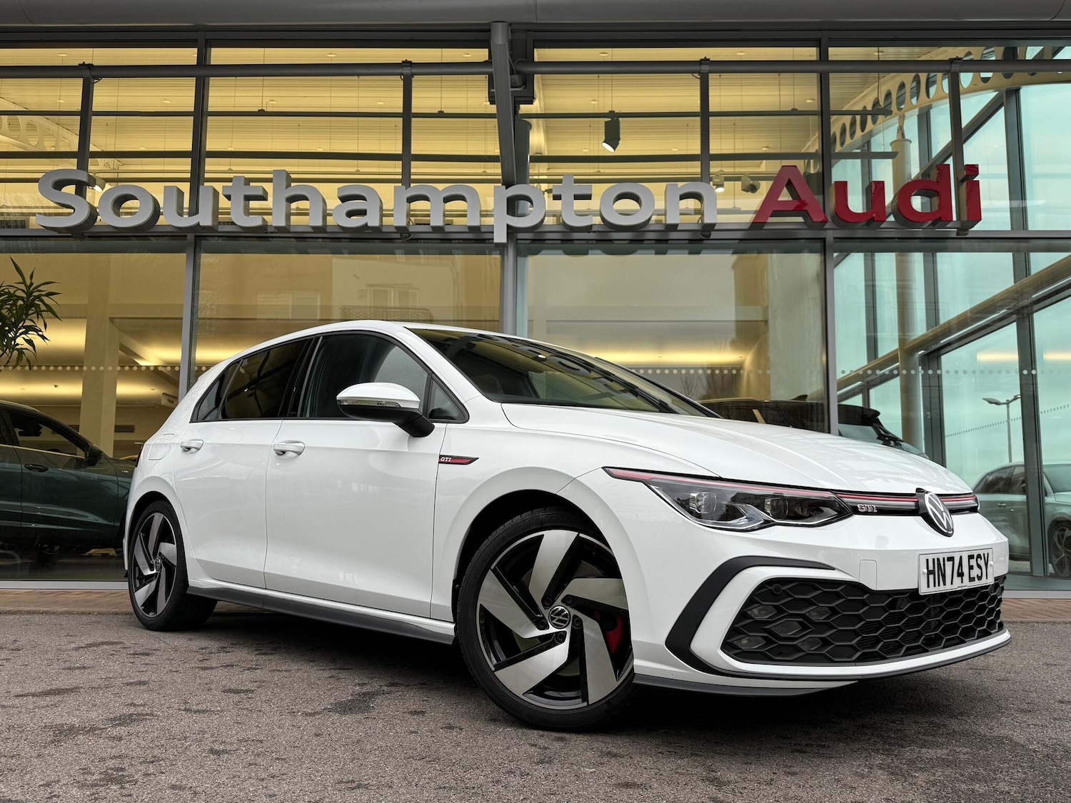 Used Volkswagen Golf 2024 for sale - 76953445: Photo 1