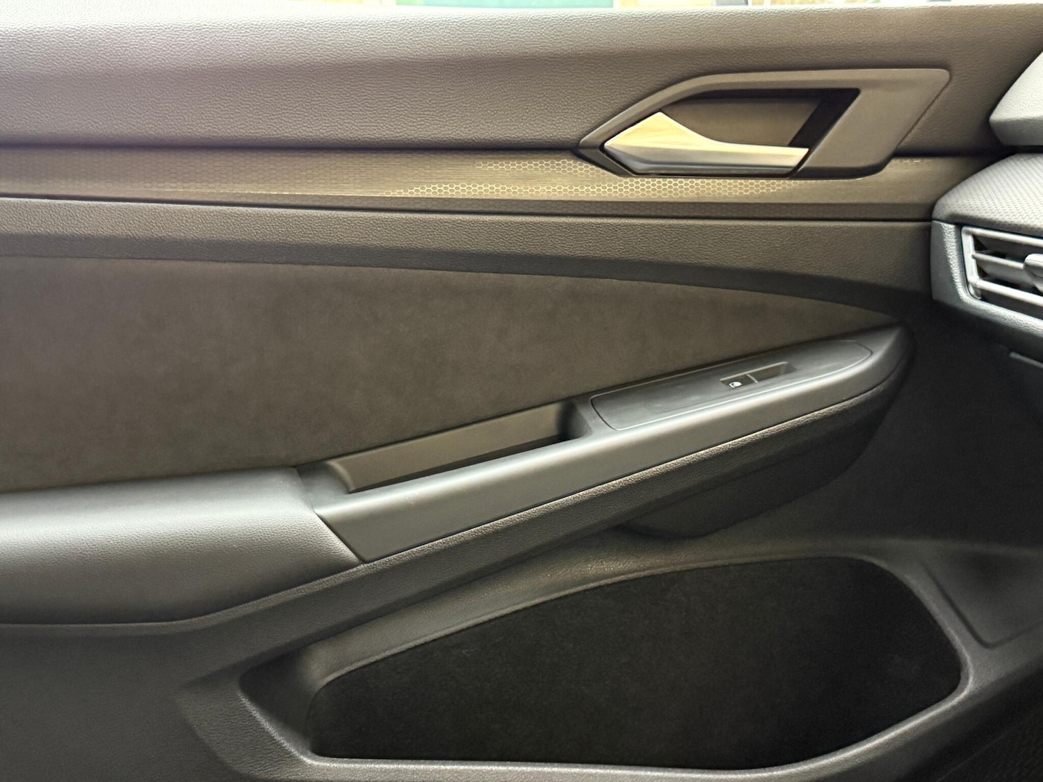 Used Volkswagen Golf 2024 for sale - 76953445: Photo 28