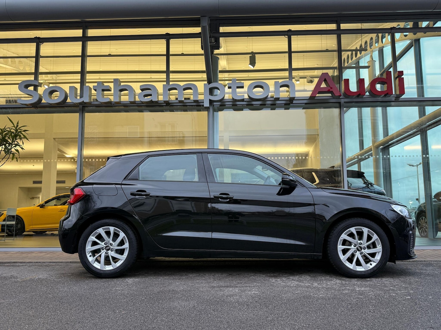 Used Audi A1 2023 for sale - 77029714: Photo 2