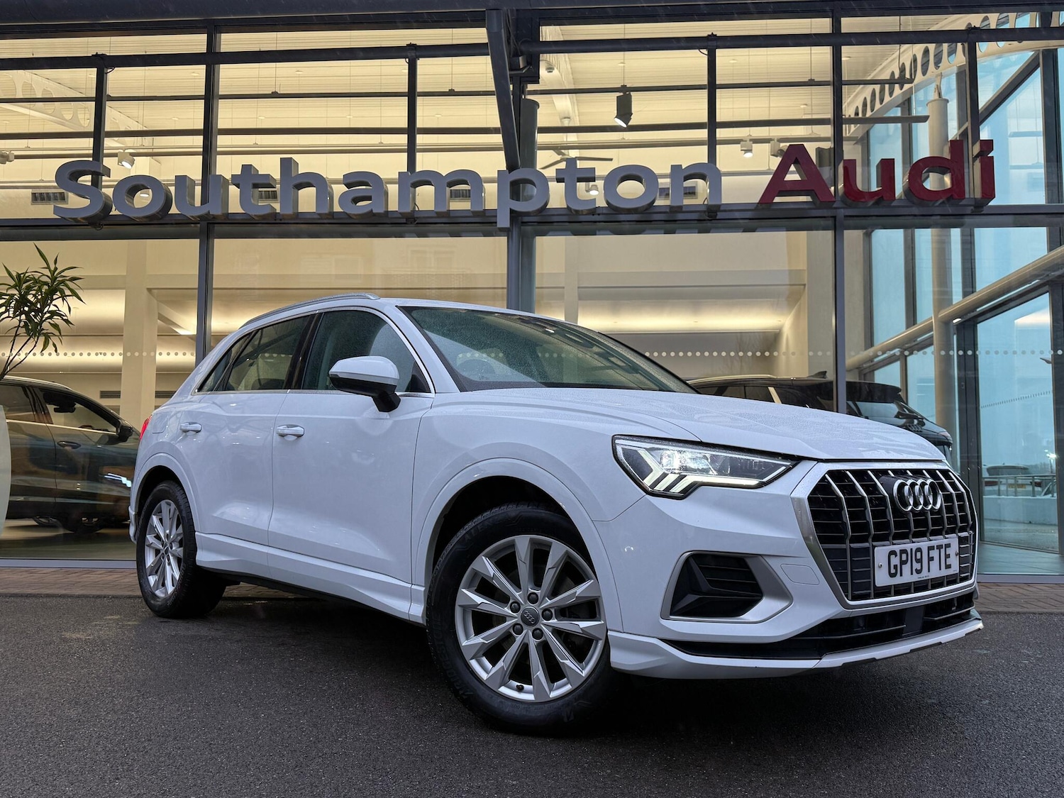 Used Audi Q3 2019 for sale - 76952930: Photo 1