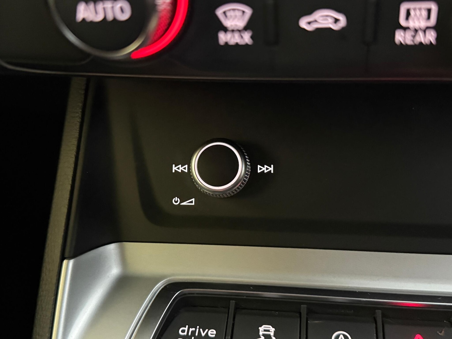 Used Audi Q3 2019 for sale - 76952930: Photo 48