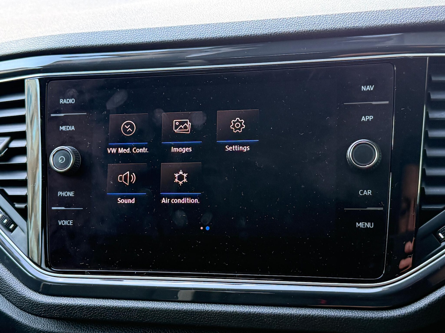 Used Volkswagen T-Roc for sale - 77074353: Photo 16