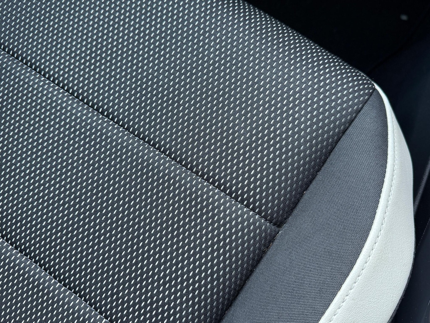 Used Volkswagen T-Roc for sale - 77074353: Photo 22