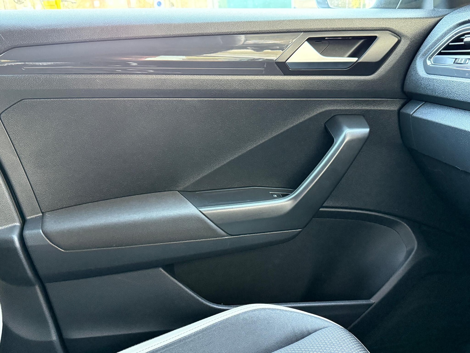 Used Volkswagen T-Roc for sale - 77074353: Photo 23