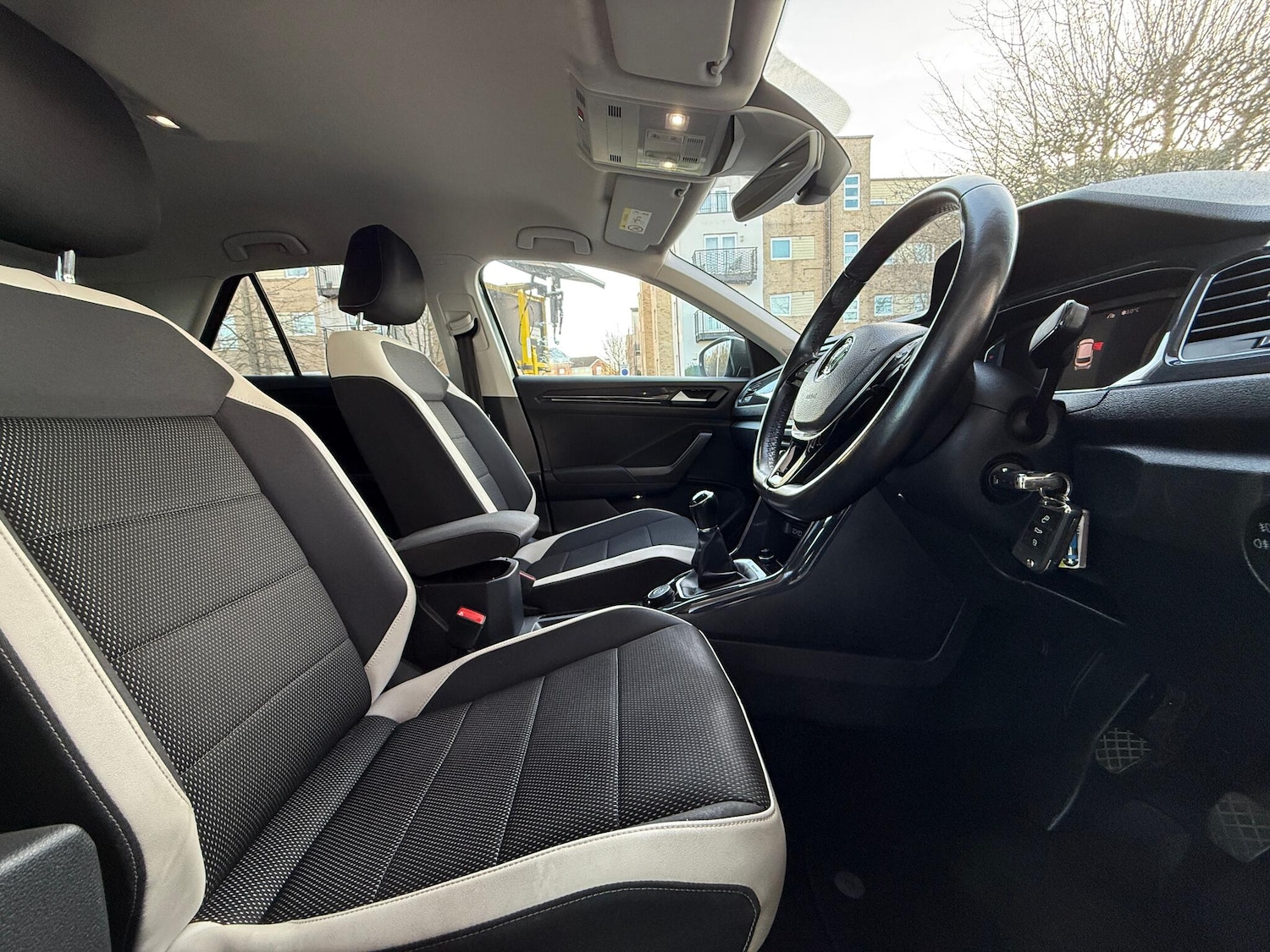 Used Volkswagen T-Roc for sale - 77074353: Photo 26