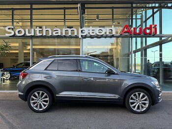 Used Volkswagen T-Roc 2019 for sale - 77074353: Photo