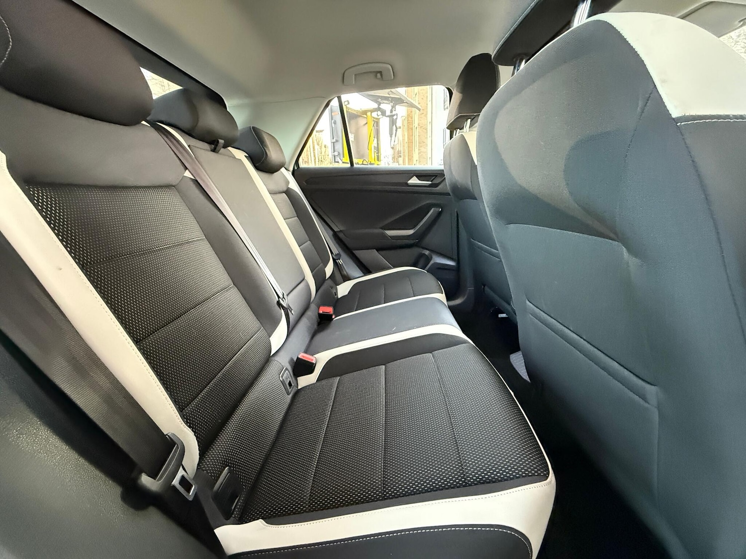 Used Volkswagen T-Roc for sale - 77074353: Photo 30