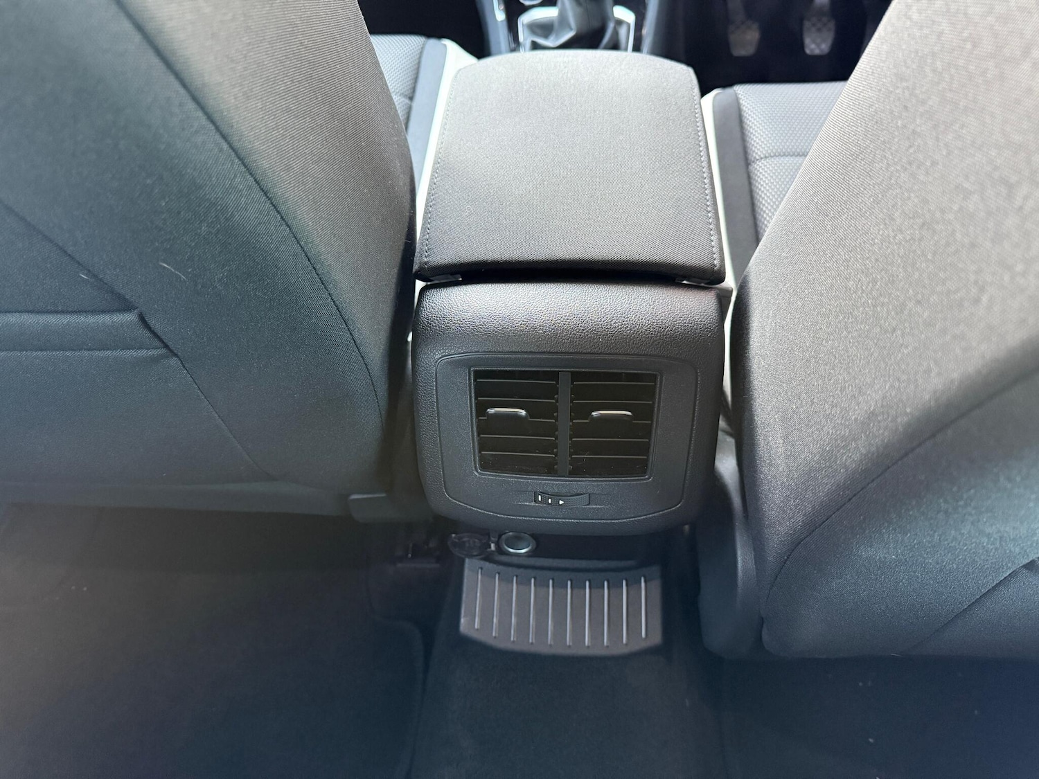 Used Volkswagen T-Roc for sale - 77074353: Photo 32