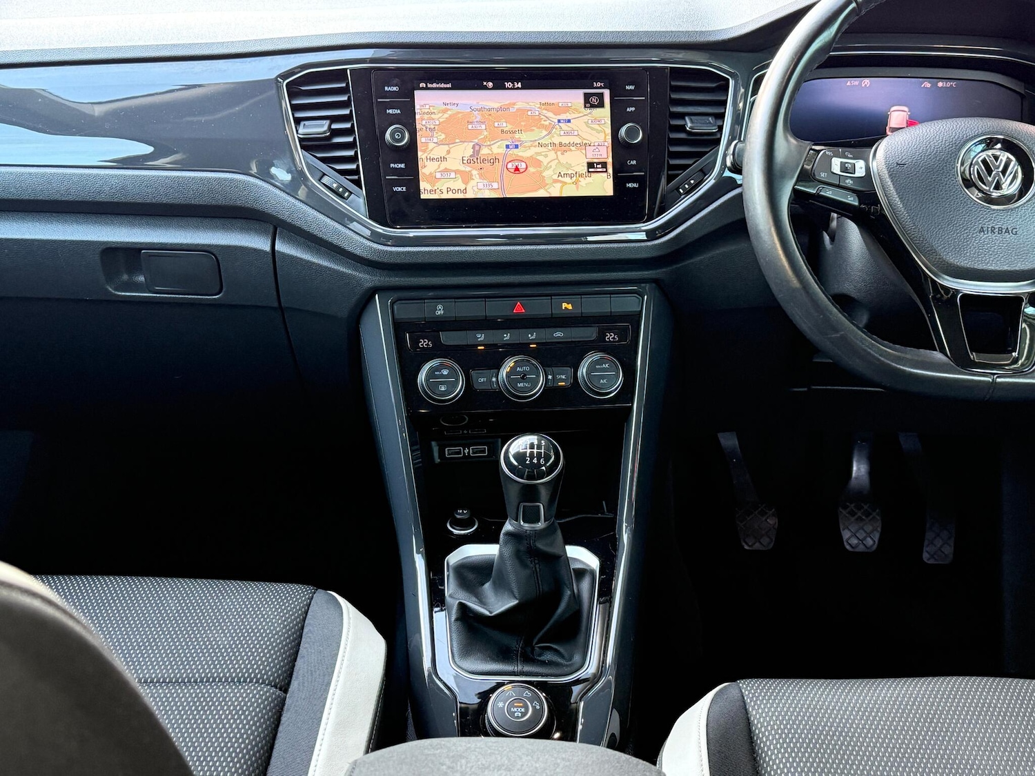 Used Volkswagen T-Roc for sale - 77074353: Photo 33