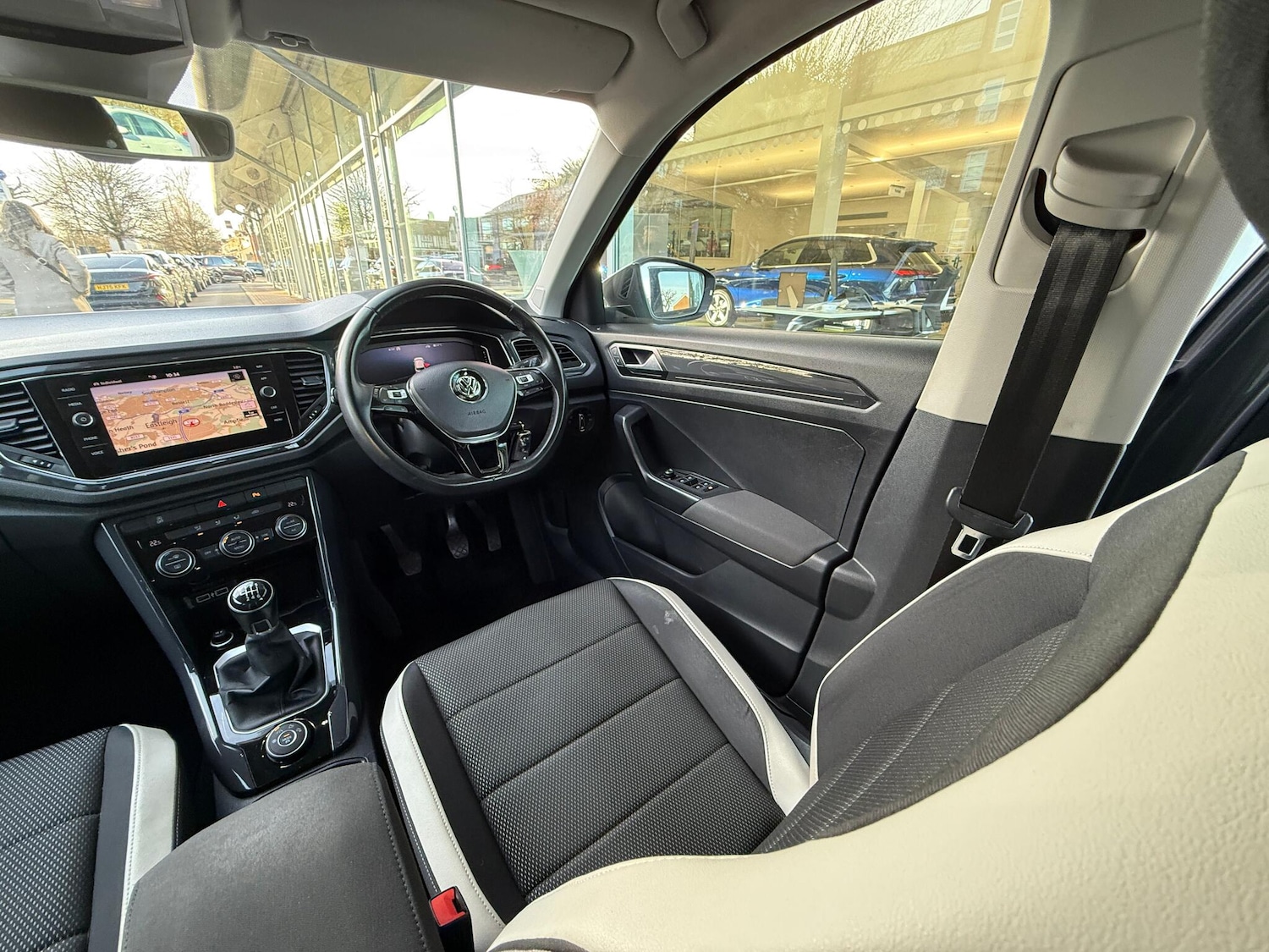 Used Volkswagen T-Roc for sale - 77074353: Photo 35