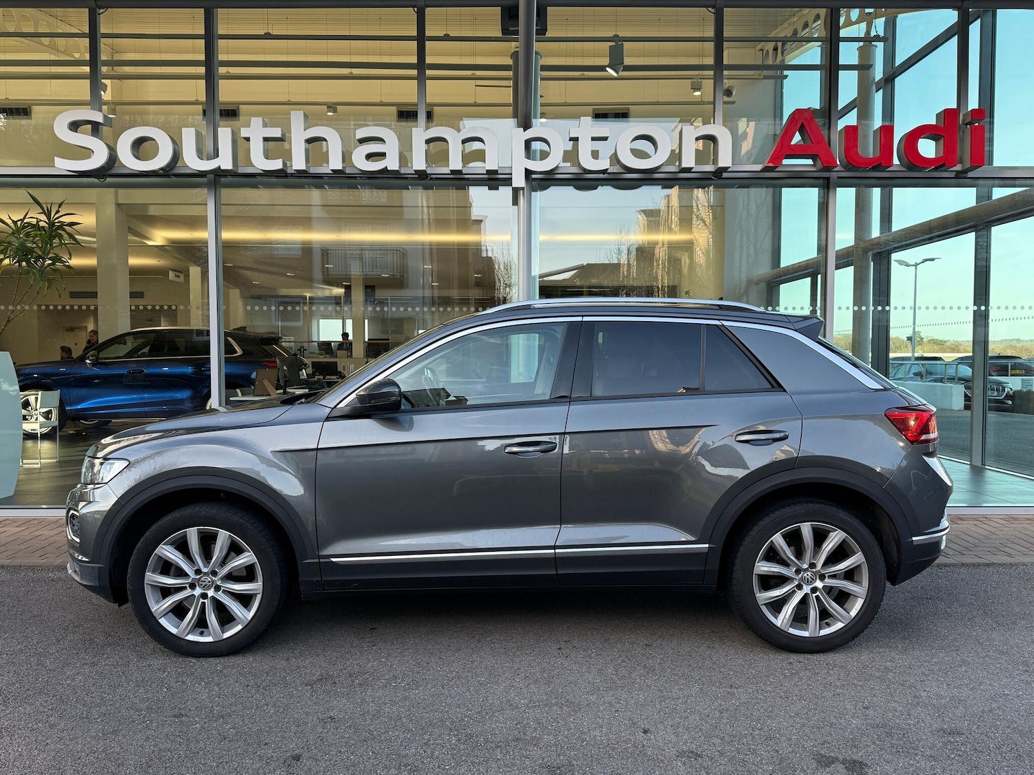 Used Volkswagen T-Roc for sale - 77074353: Photo 49