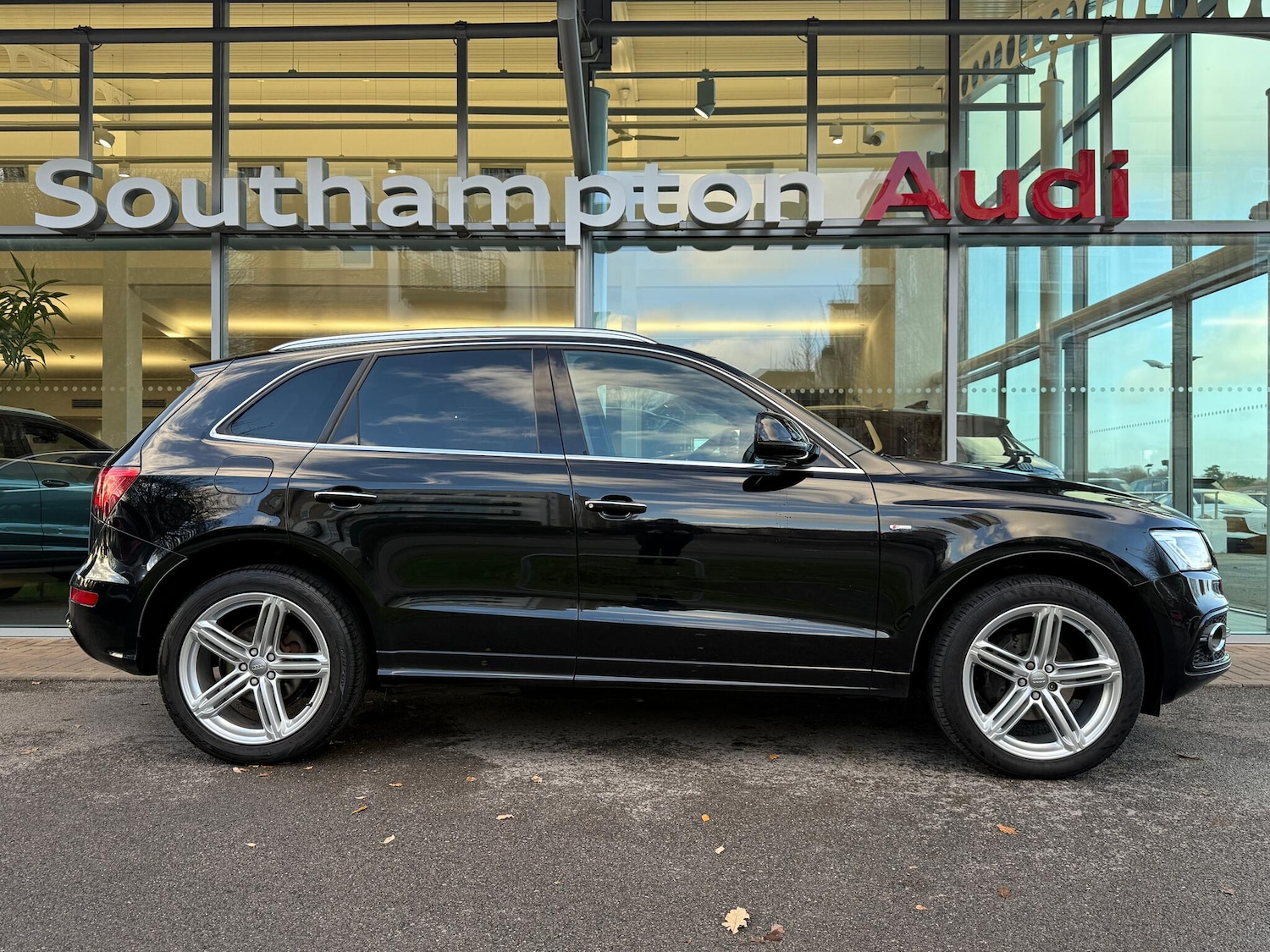Used Audi Q5 2016 for sale - 76899210: Photo 2