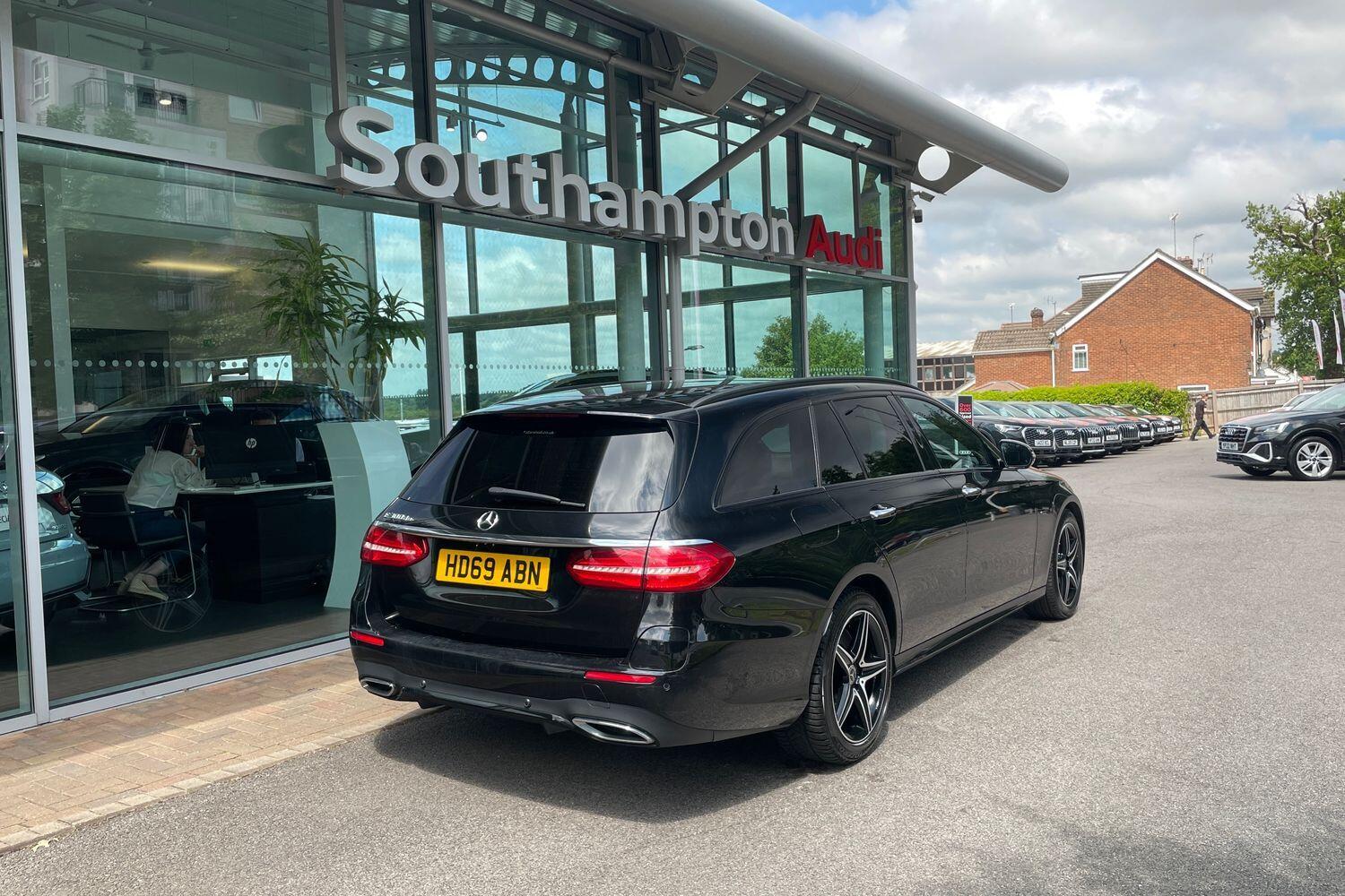 Used Mercedes-Benz E Class 2019 for sale - 76753331: Photo 11