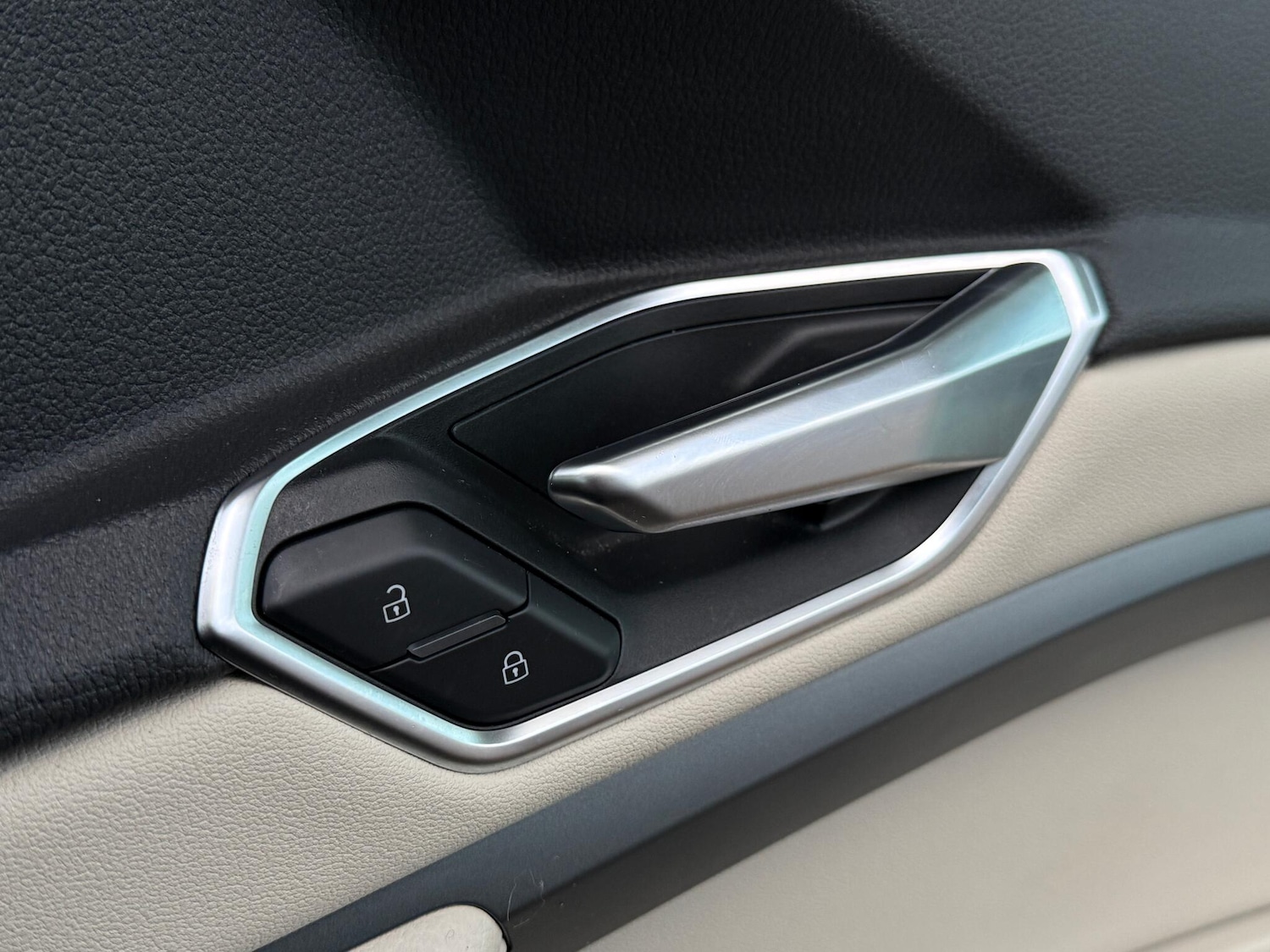 Used Audi e-tron 2020 for sale - 76975551: Photo 28